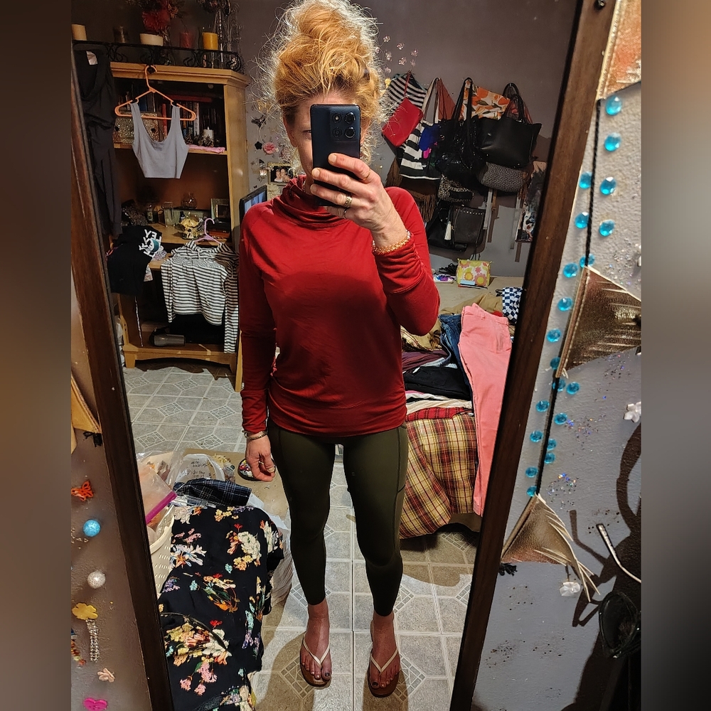 🎈EMS🎈BUY 1 GET 1 FREE🎈Cowl Neck/Shirred Athletic Top Sz S